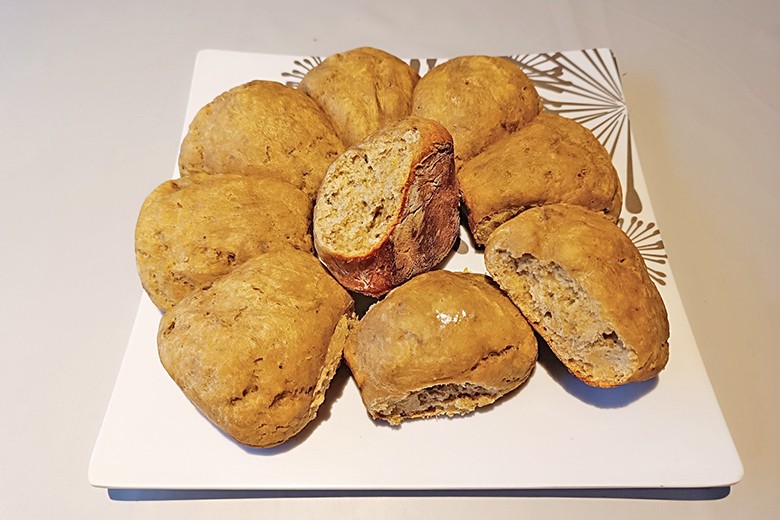 Hanfsemmel aus dem Camping-Backofen