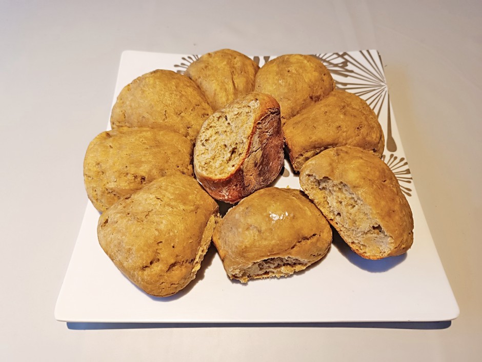 Hanfsemmel aus dem Camping-Backofen