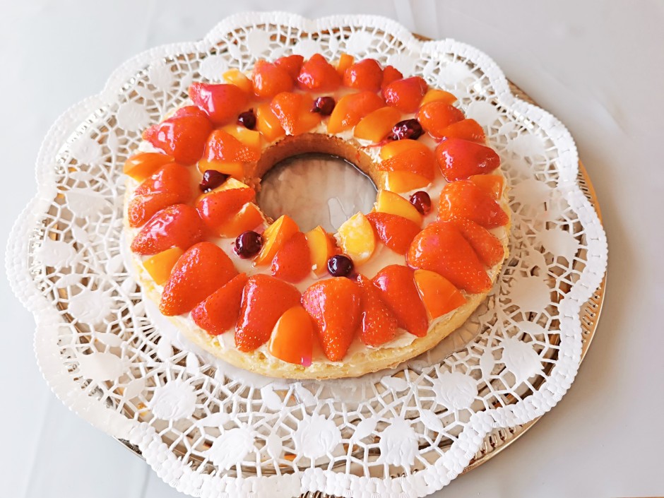 Obsttorte mit Dinkel-Tortenboden aus dem Camping-Backofen