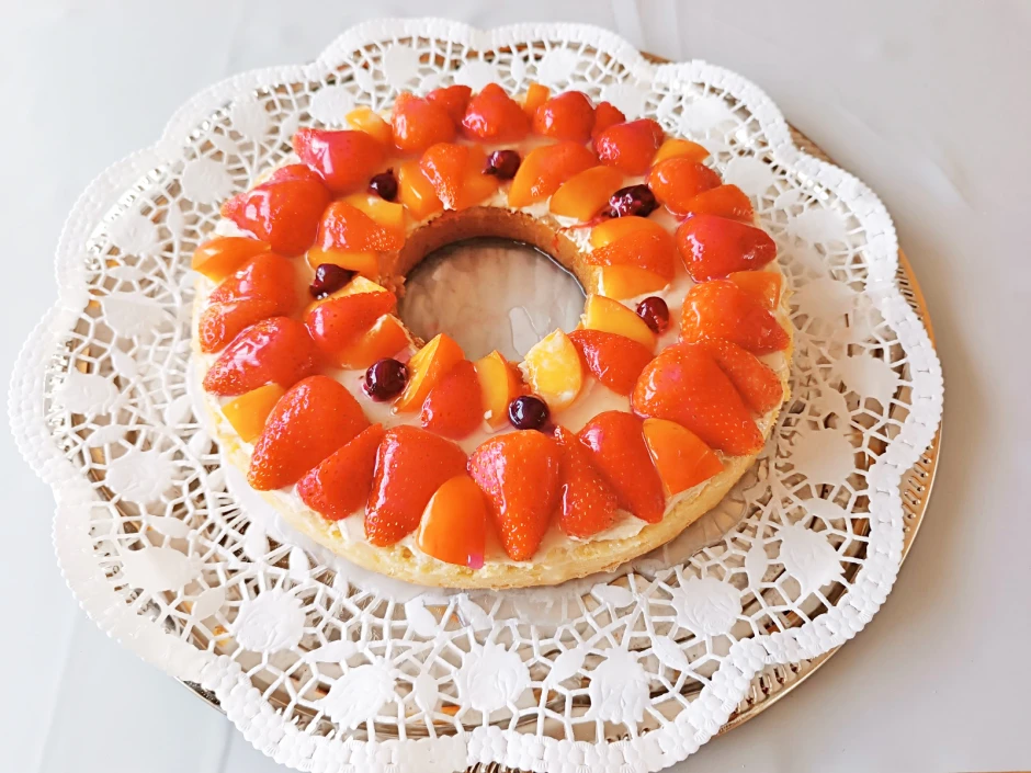 Obsttorte mit Dinkel-Tortenboden aus dem Camping-Backofen
