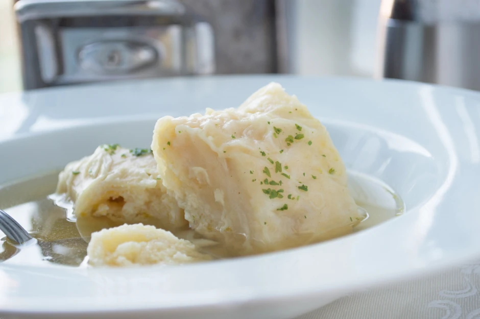 Grie&szlig;strudelsuppe nach altem Rezept