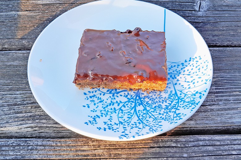 Zucchinikuchen mit Schokoladeglasur