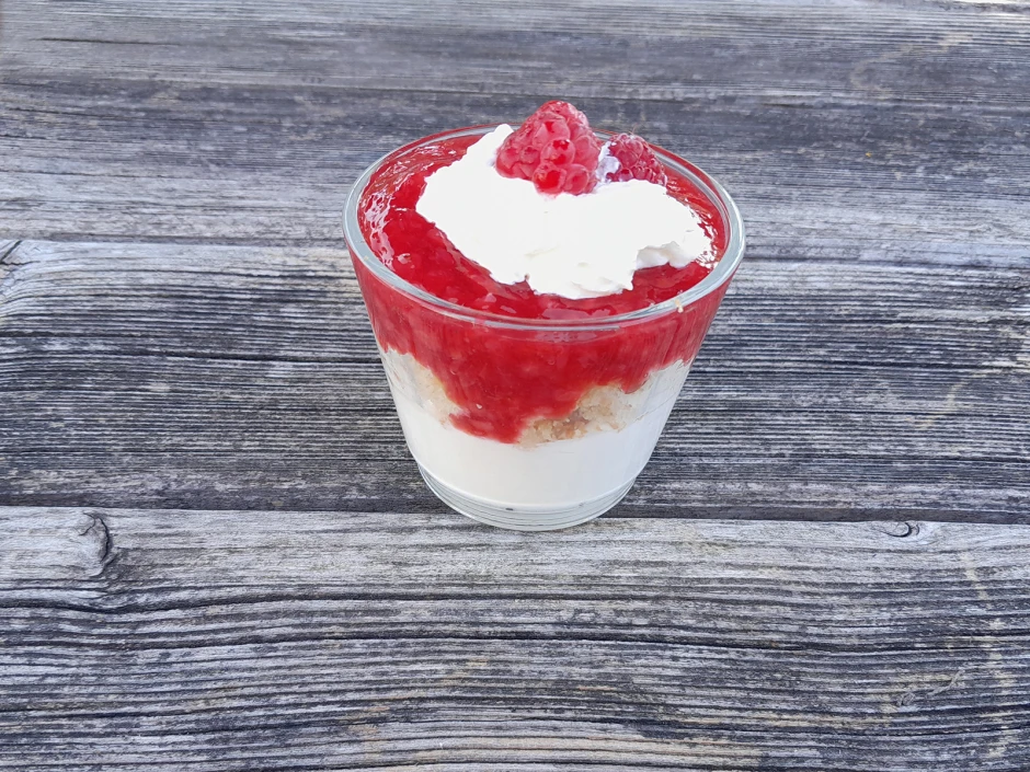 Topfen-Himbeer Dessert