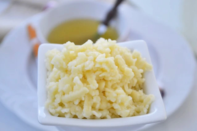Deftige Reibgerstelsuppe