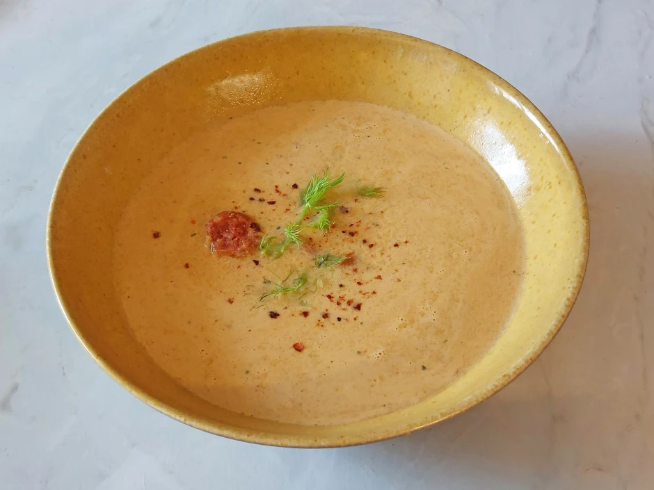 Mallorquinische Fenchelsuppe mit Chorizo