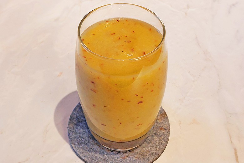 Apfel-Pfirsich-Pfefferminz-Smoothie