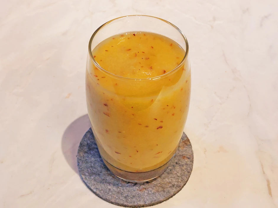 Apfel-Pfirsich-Pfefferminz-Smoothie