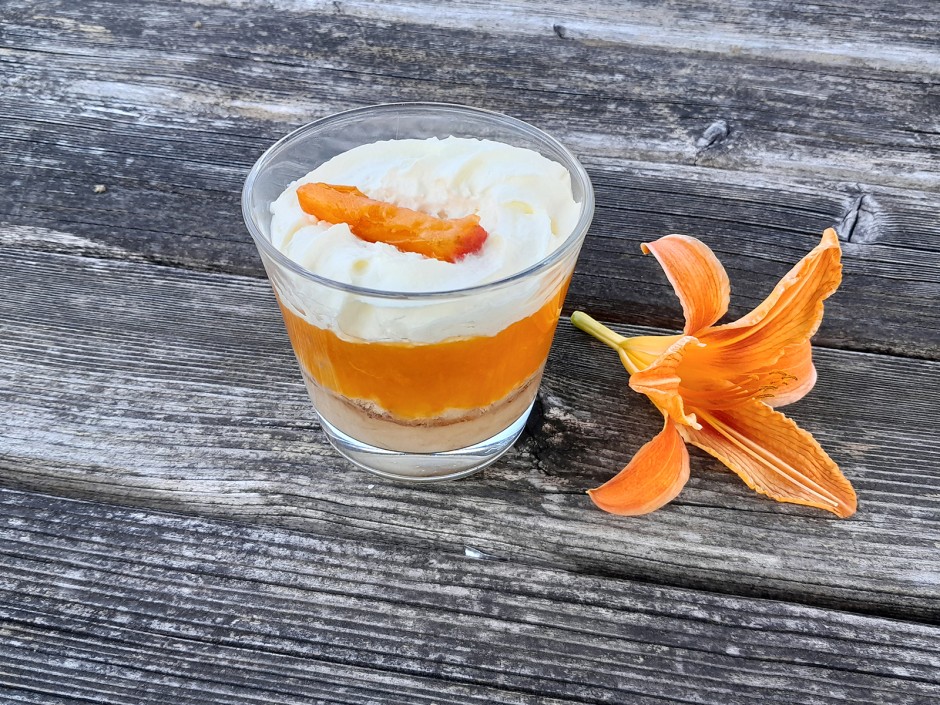 Marillen-Kaffee-Schichtdessert
