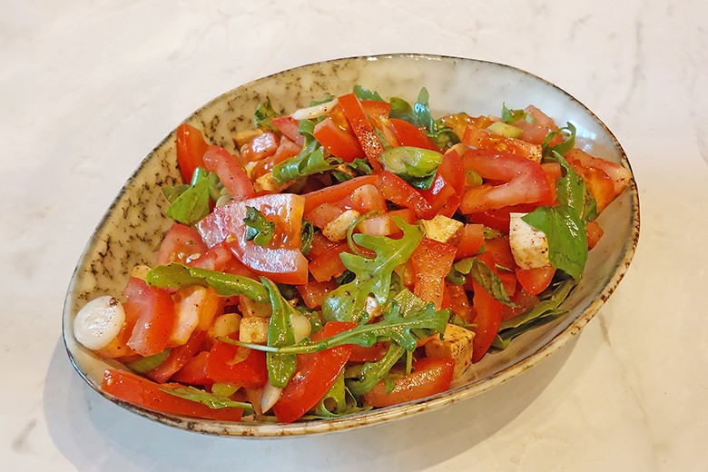 Tomaten-Rucola-Salat mit Sumach