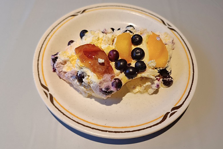 Low-Carb Früchteauflauf aus dem Camping-Backofen