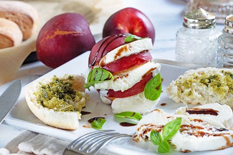 Mozzarella - Nektarinen Teller