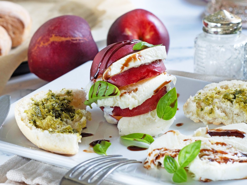 Mozzarella - Nektarinen Teller