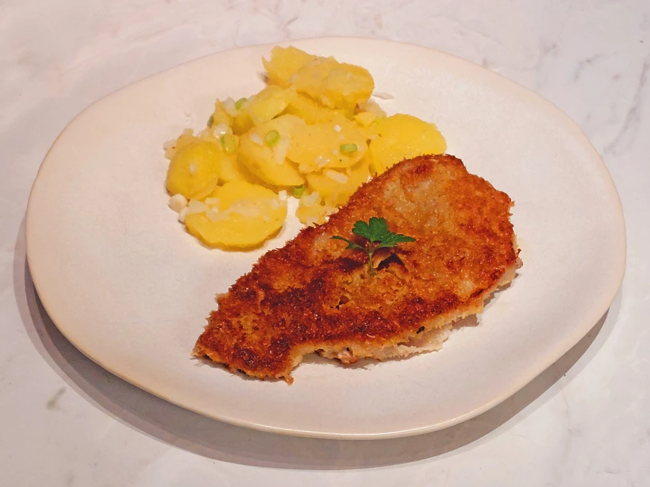 Schweineschnitzel in Kokos-Panade