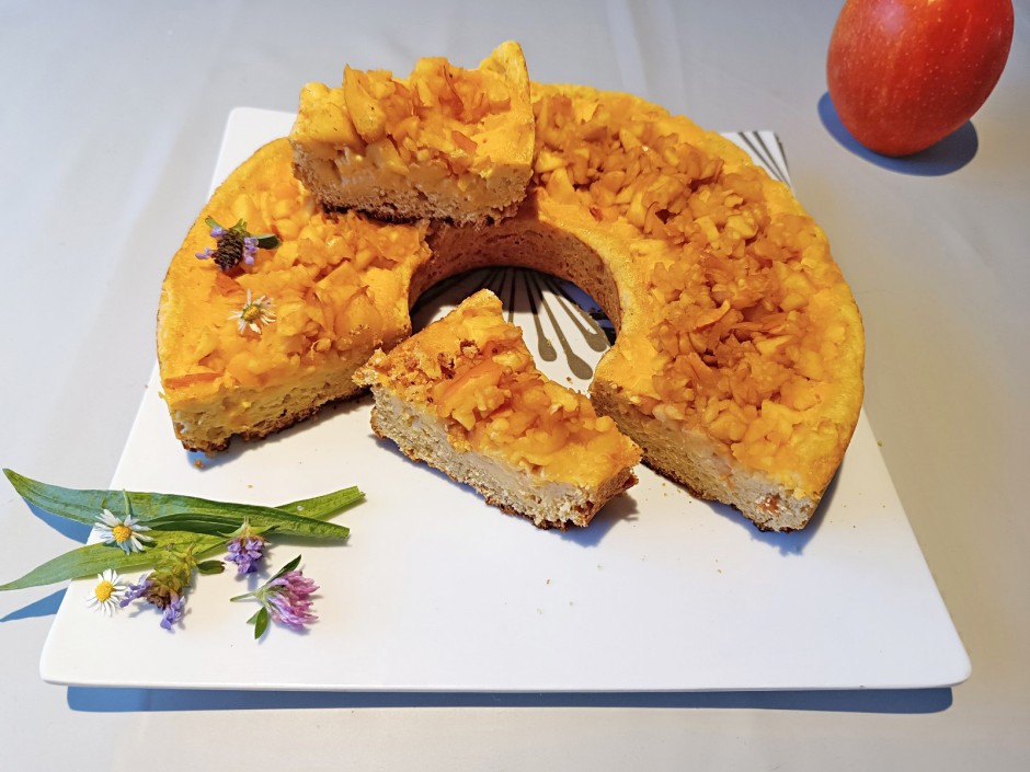 Apfelkuchen mit Marmeladencreme aus dem Camping-Backofen