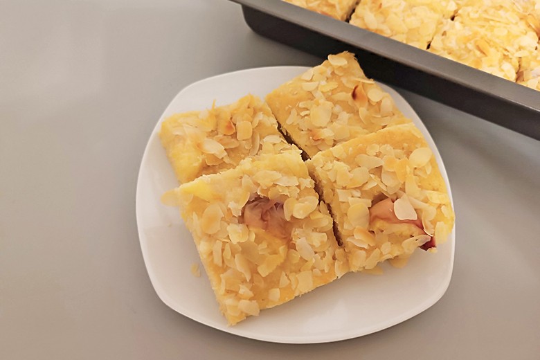 Schneller Butterkuchen aus Topfen-Öl-Teig