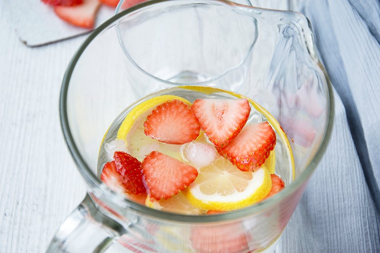 Erdbeer-Zitronenwasser-Detox