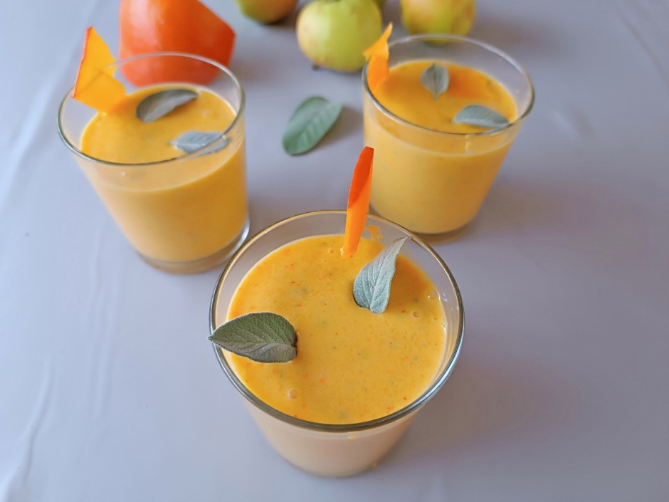 Smoothie mit Kürbis und Kurkuma