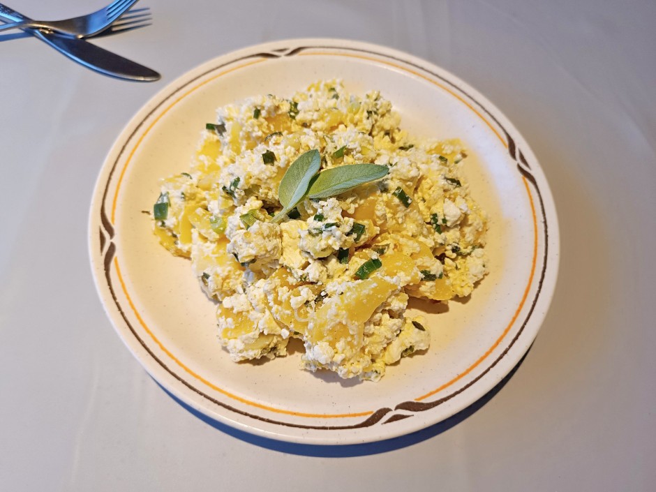 Erdäpfel mit Salbei-Topfen