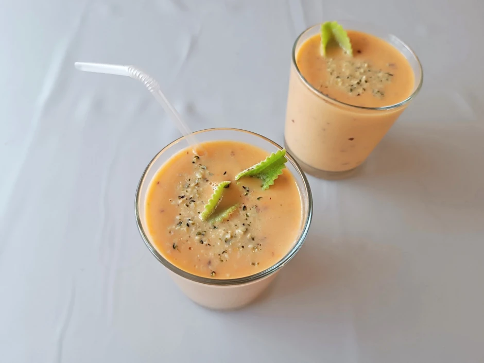 Milchkefir-Smoothie mit Jamaika-Thymian