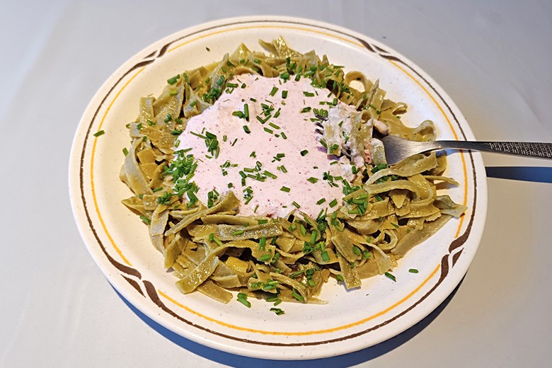 Bärlauch-Bandnudeln mit Radieschensoße