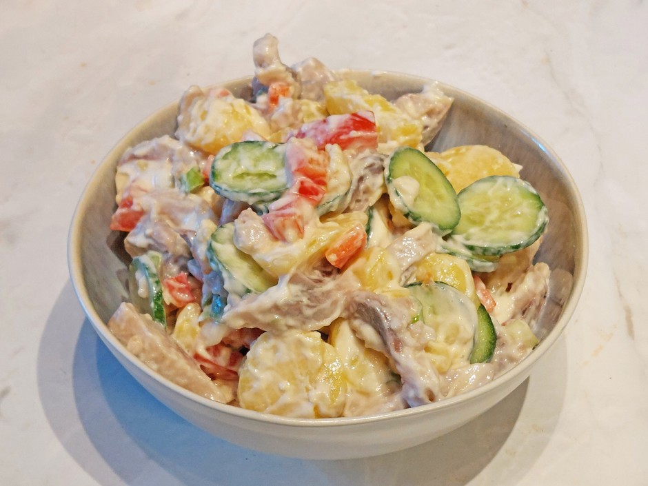 Kartoffel-Matjes-Salat mit Currymayonnaise