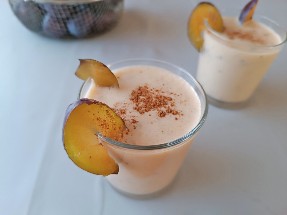 Buttermilch-Zwetschken-Smoothie