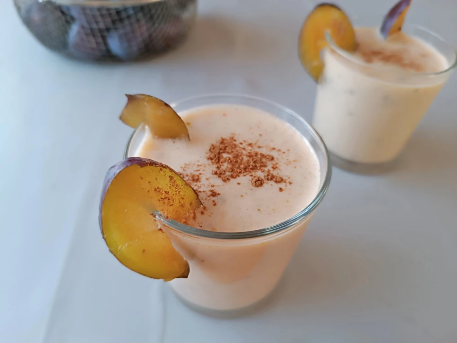 Buttermilch-Zwetschken-Smoothie