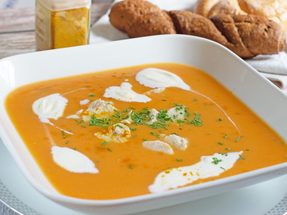 Hühner-Kokossuppe mit Curry