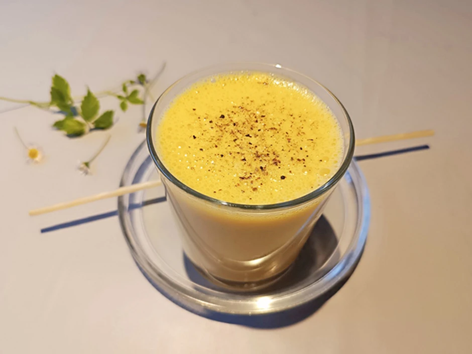 Goldener Kefir Shake