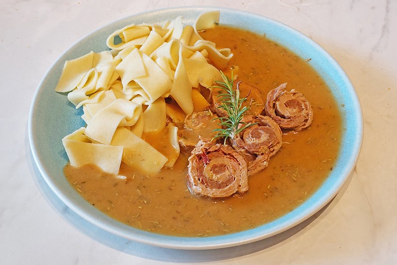 Fleischröllchen in Rosmarinsoße