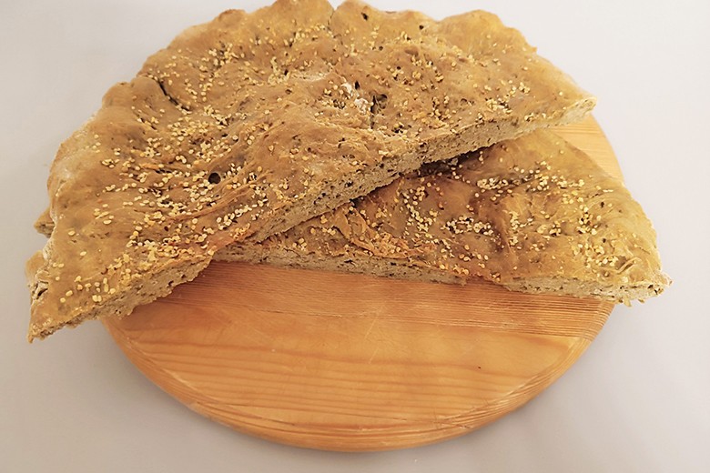 Fladenbrot mit Hanf und Buttermilch