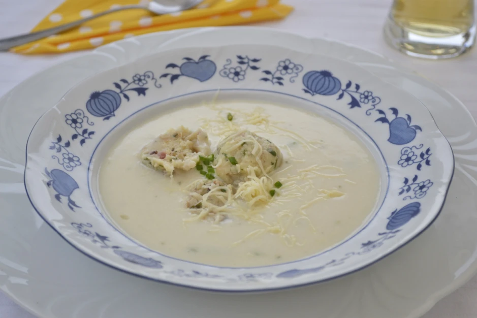 Oberkärntner Käsesuppe