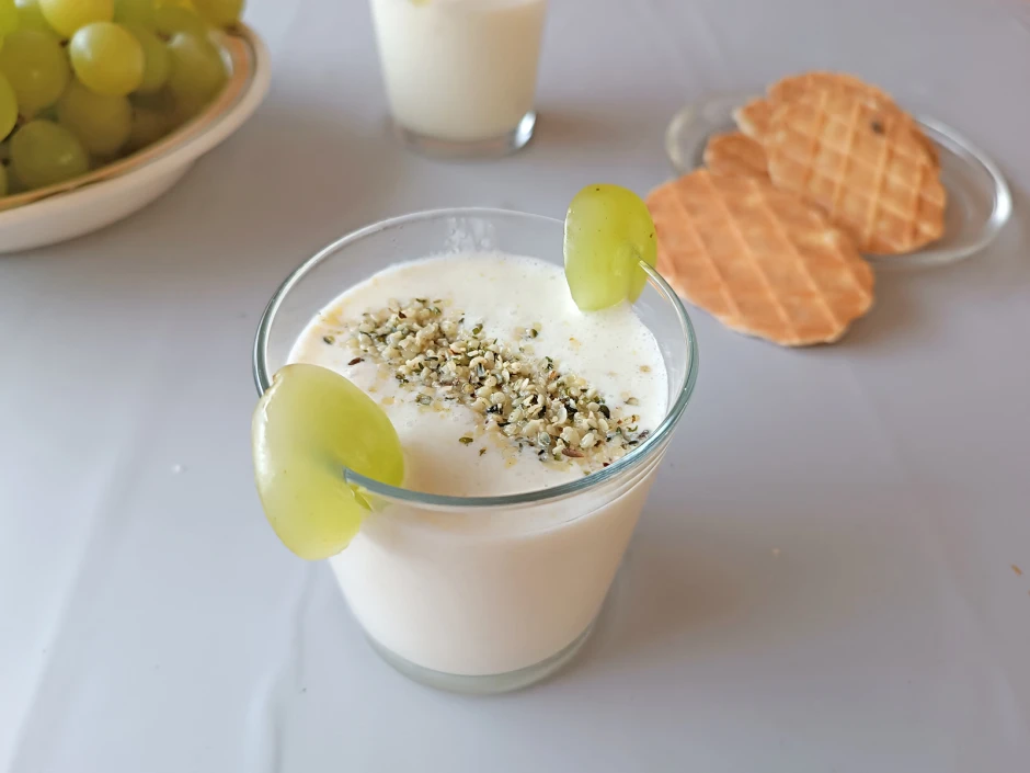 Weintrauben Smoothie mit Salat