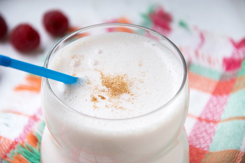 Bananen-Smoothie mit Himbeeren
