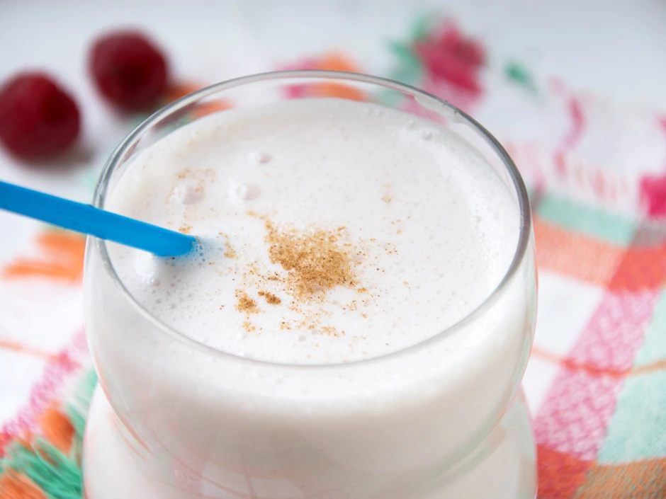 Bananen-Smoothie mit Himbeeren