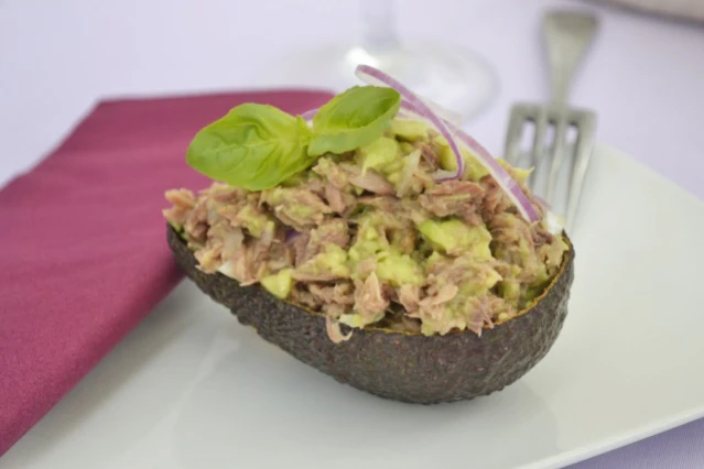 Gefüllte Avocados