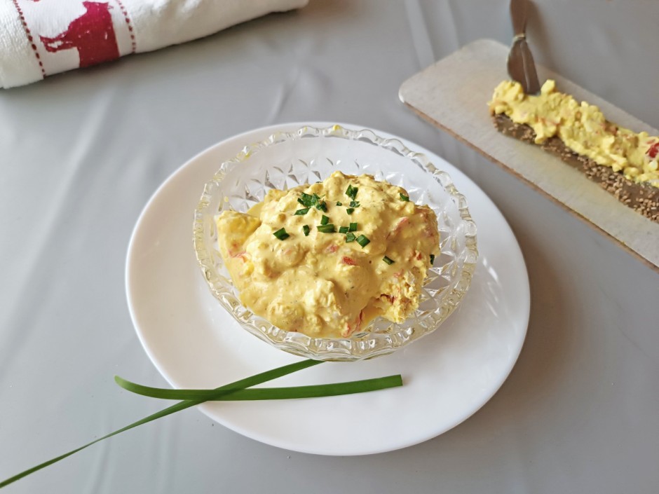 Ei-Käse-Kurkuma-Aufstrich