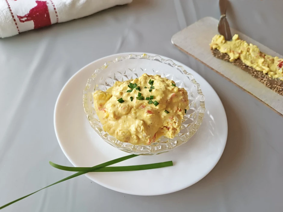 Ei-K&auml;se-Kurkuma-Aufstrich