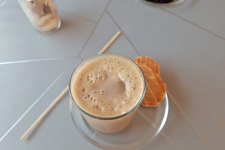 Kaffee-Eierlikör Shake mit Eis