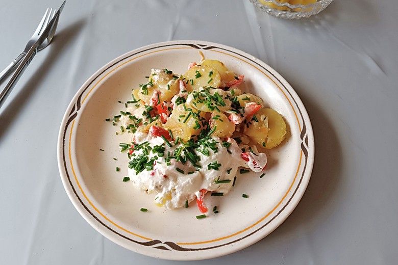 Erdäpfel-Paprika-Auflauf aus dem Camping-Backofen