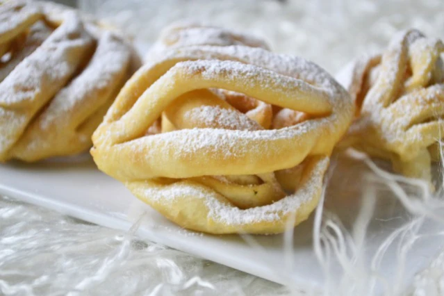 Frittierte Schneeb&auml;lle