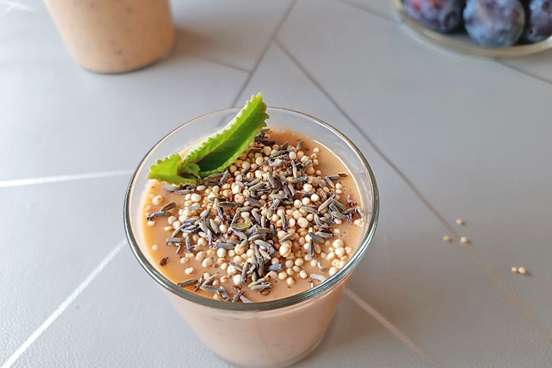 Zwetschken Smoothie mit Jamaika-Thymian
