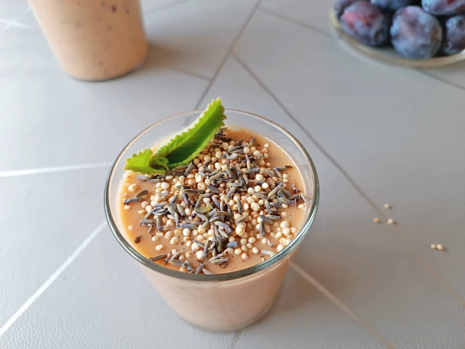 Zwetschken Smoothie mit Jamaika-Thymian