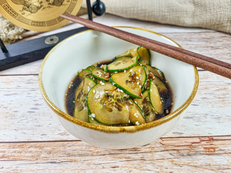 Asiatischer Gurkensalat