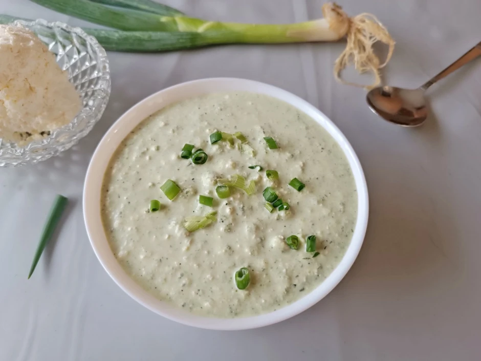 Jungzwiebel-Zucchini-Dip