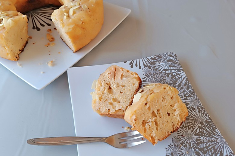 Einfacher Öl-Apfelkuchen aus dem Camping-Backofen