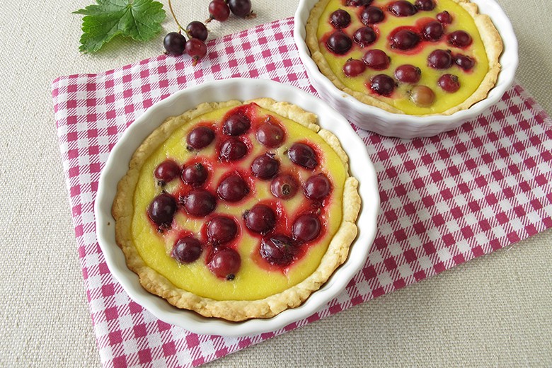 Jostabeeren Kuchen mit Pudding