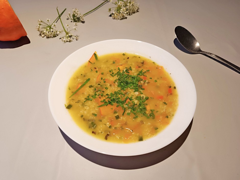 Haferflockensuppe mit Hokkaido