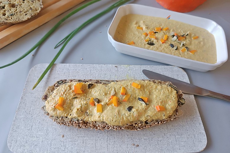 Aufstrich mit Kürbis und Kernen
