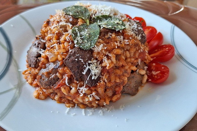 Geflügelleber-Risotto mit Tomaten